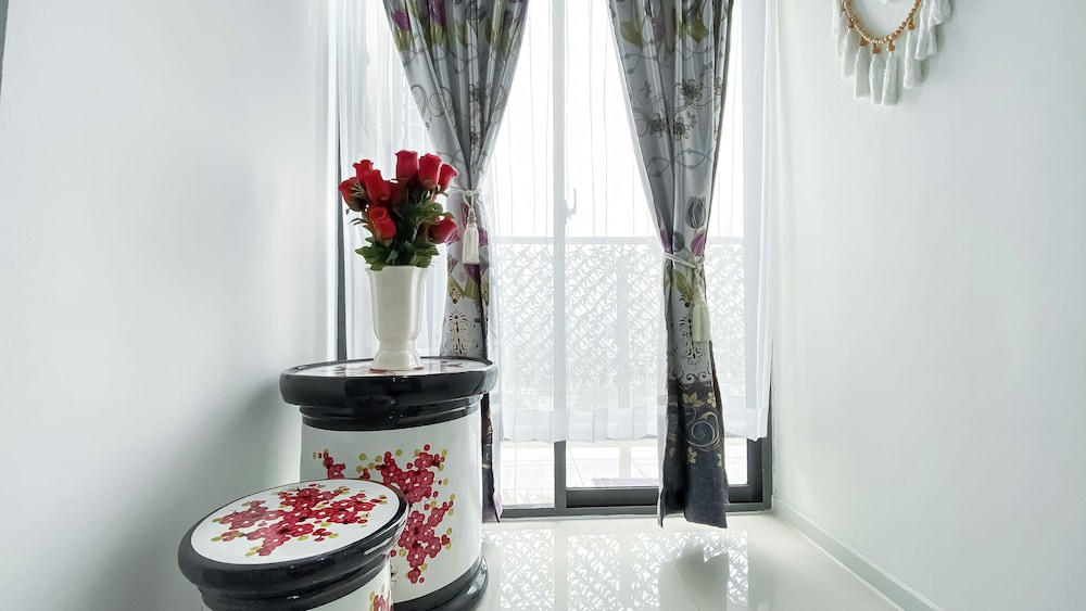 Stunning 2Br Apartment At Daan Mogot City