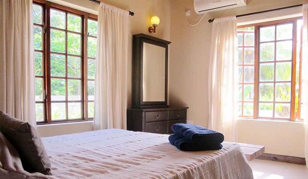 Castaway Lodge