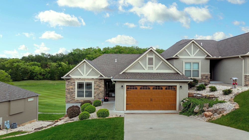 Fairway Lake Retreat