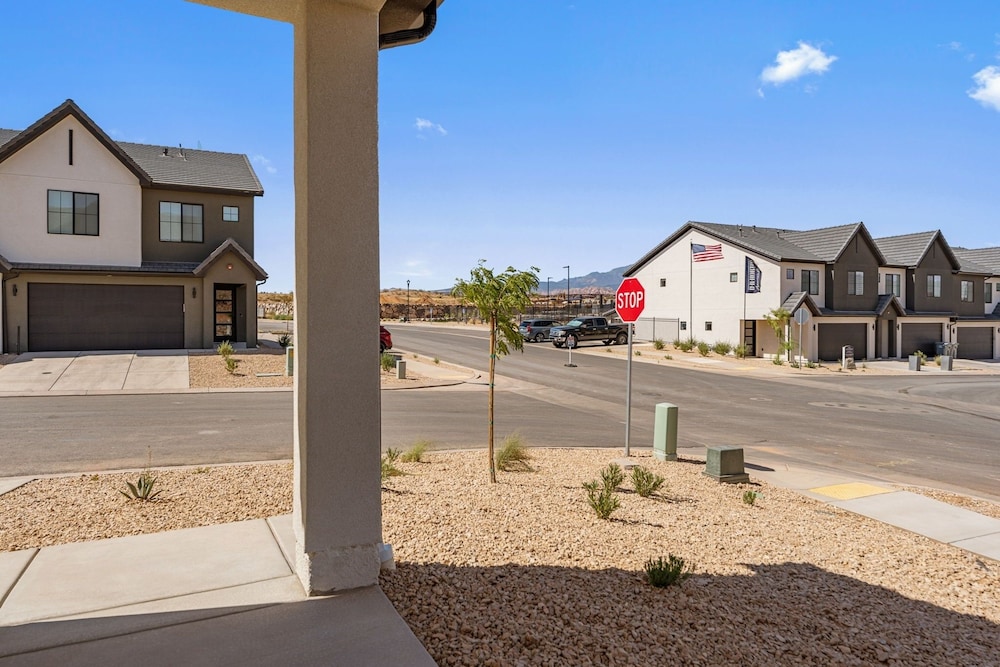 Ripples And Rocks Adventure House 4 Bedroom Townhouse