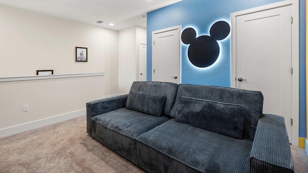 Upstay Pristine 3BR Home With Private Pool BBQ