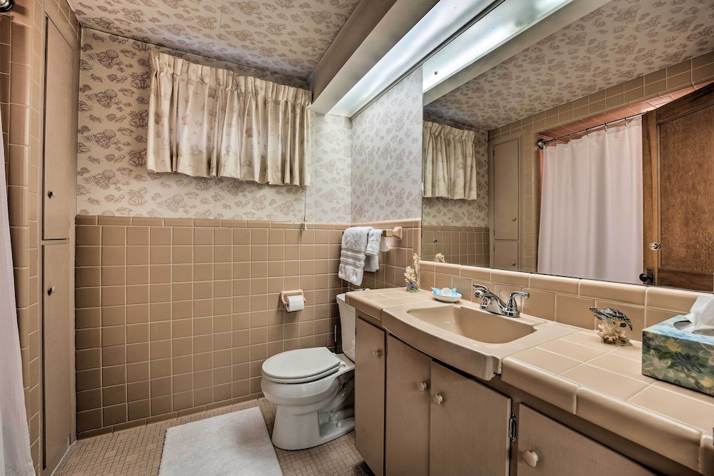 Cozy Hillsdale Home 1 Mi to Baw Beese Lake! - Property Image 8