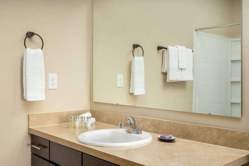 Long Stay 2BR Pet-friendly New Albany Area