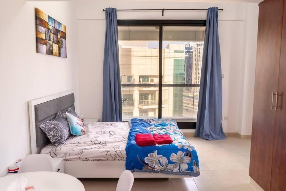 1BR Near Metro and Tramp