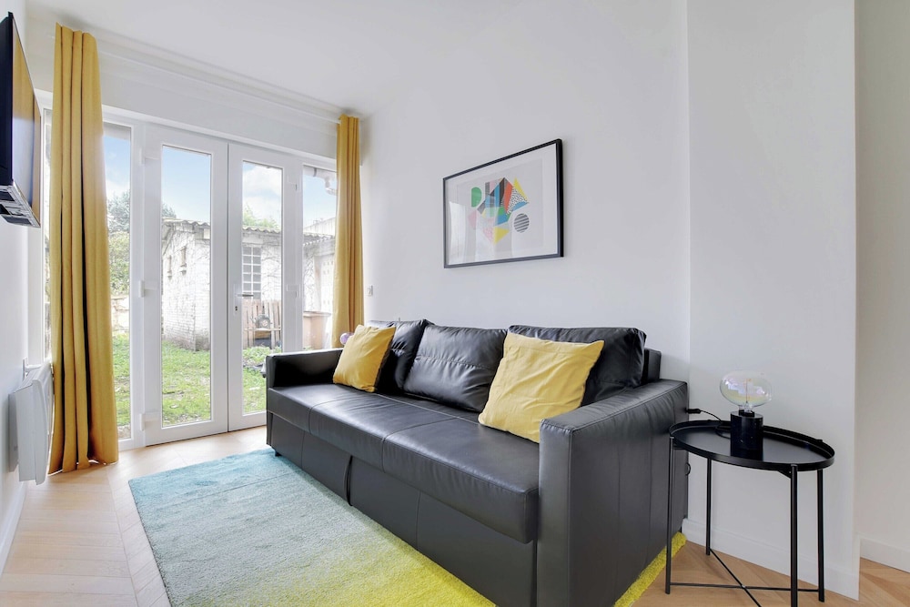 Apartment for 4 Person in Nanterre