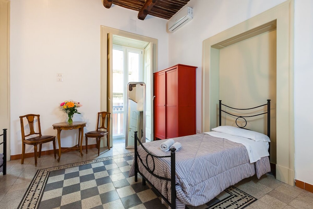 Don Pedro Rooms Vicerè di Toledo in the city center