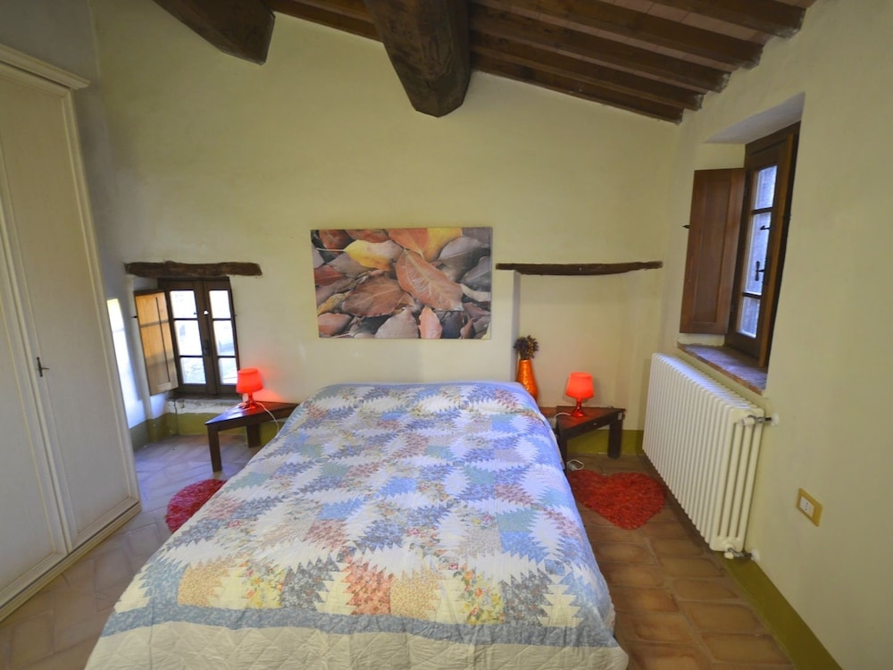 Apartment in the Village With air Conditioning view 3