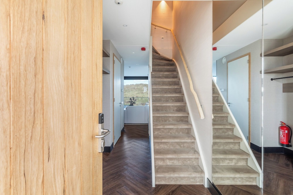 Lavish Apartment With Private Sauna