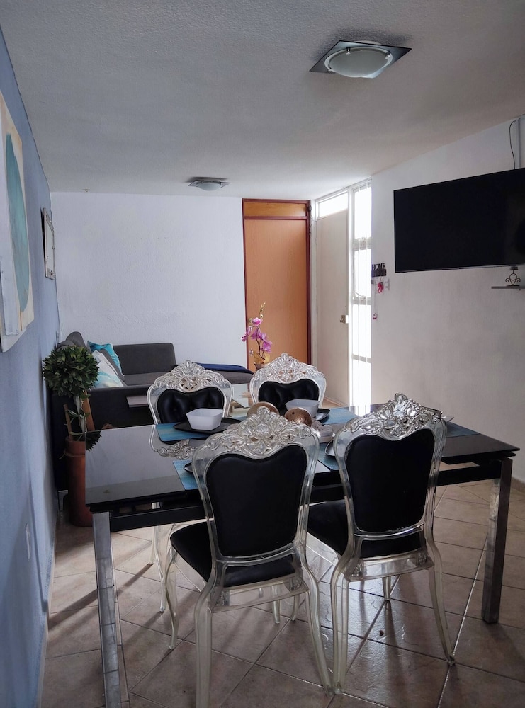 Charming Mexican Retreat in San José de los Olvera