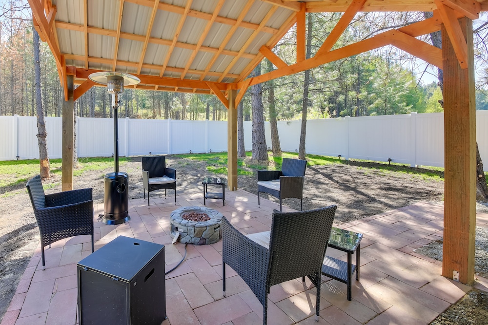 Sandpoint Vacations - Pet-friendly Oldtown Retreat: Hot Tub  Kayaks! - Property Image 1