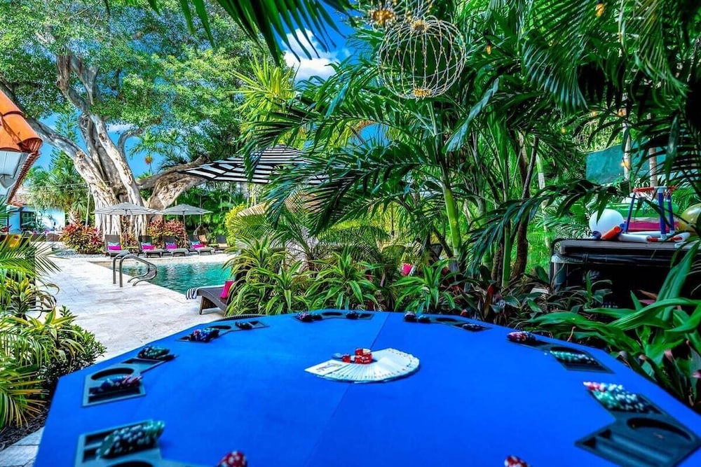 #1 Beach Estate Las Olas Beach Best Location