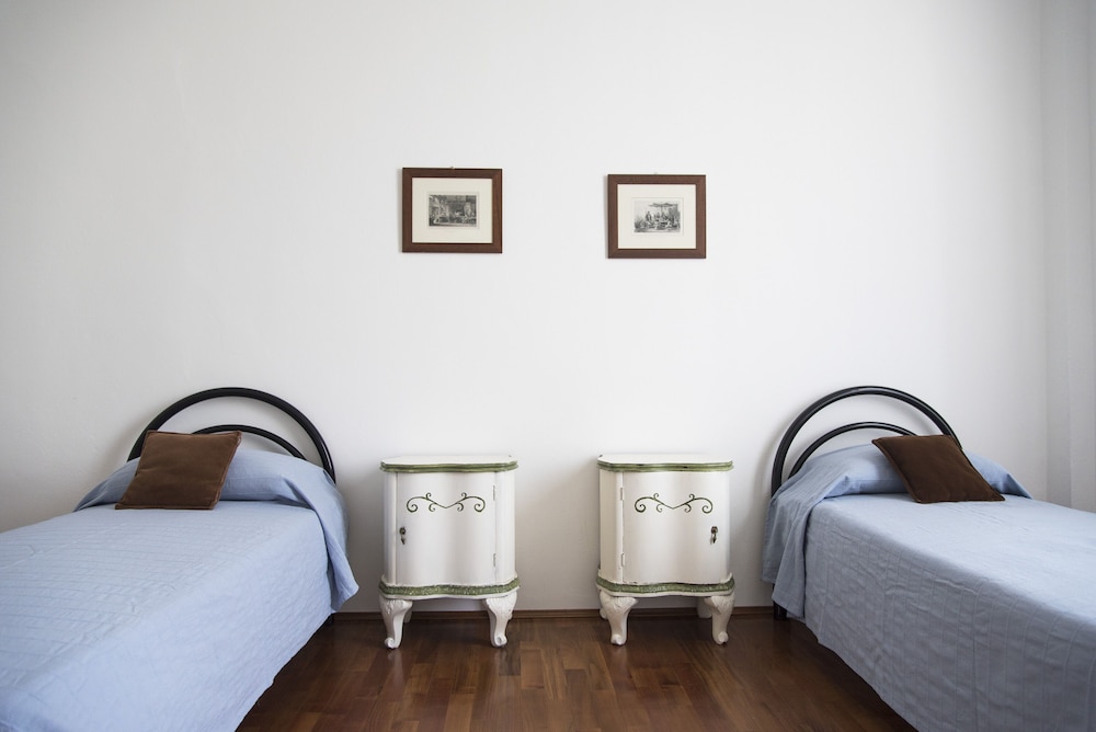 Bright & Cozy Flat near Navigli, Iulm, Tortona