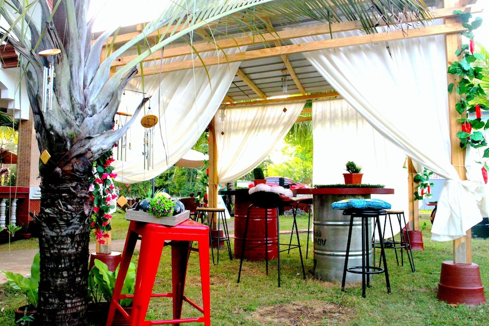 Sea Breeze Hostel