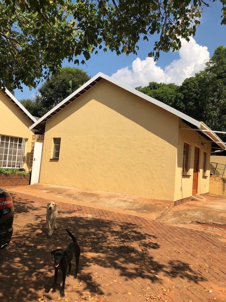 Khuvena Guest House