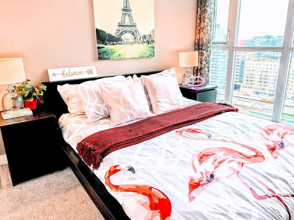 City Place Downtown Toronto - Image 5