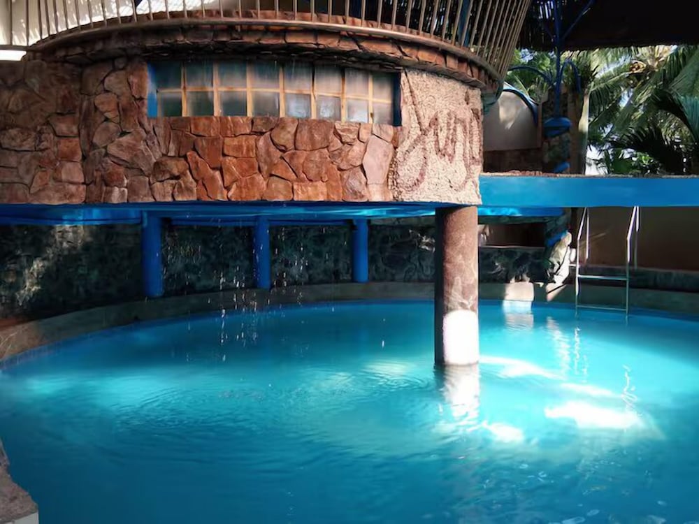 Junivsel's Beach House With Private Pool