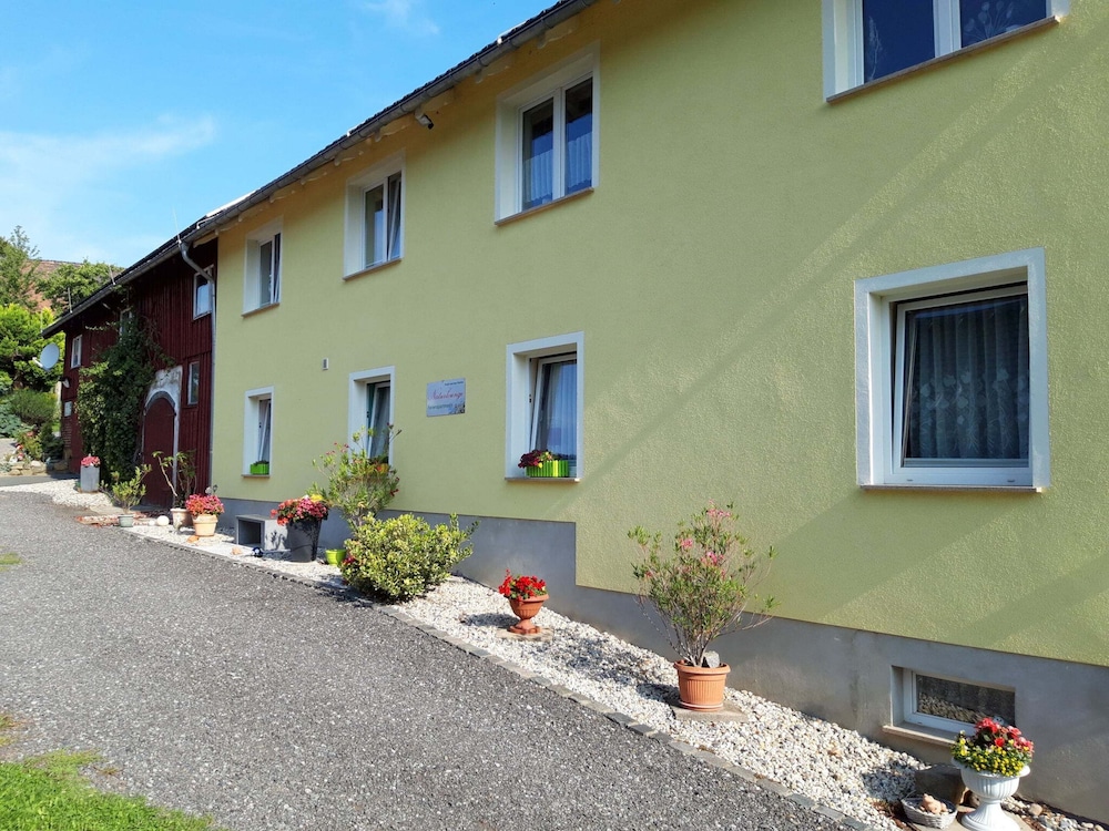 Roomy Apartment in Lichtenhain With Pond