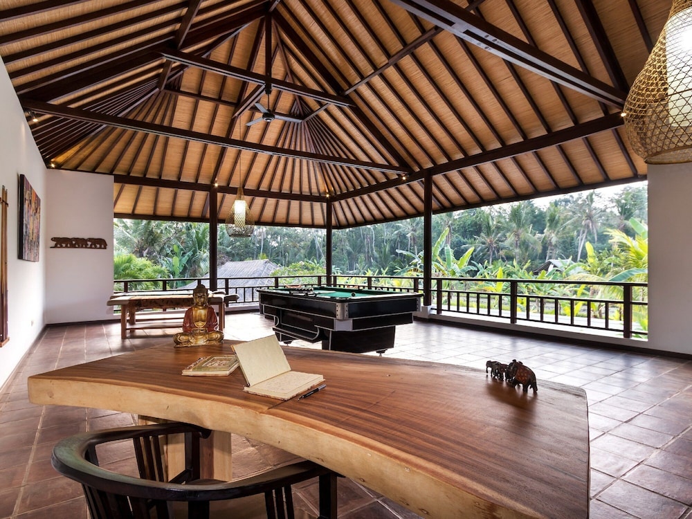 Villa Candi Kecil Empat