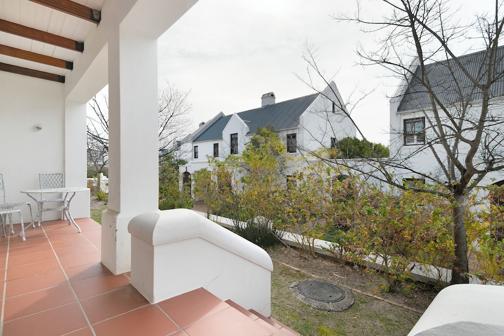 Winelands Golf Lodges at De Zalze