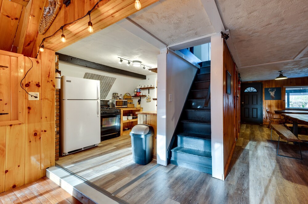 Cozy Bethlehem Family Cabin Near Skiing & Hiking!