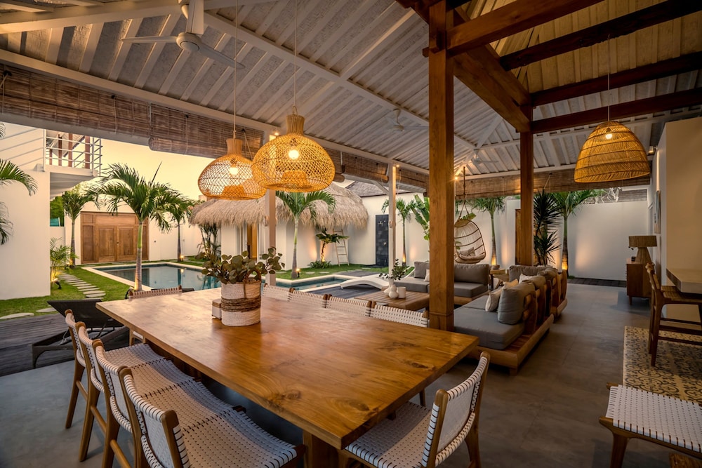 Villa Makena by Alfred in Bali - Stunning Tropical 6BD Villa Near the Beach