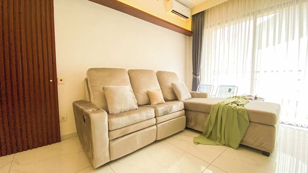 Comfort And Elegant 3Br Apartment Sky House Bsd