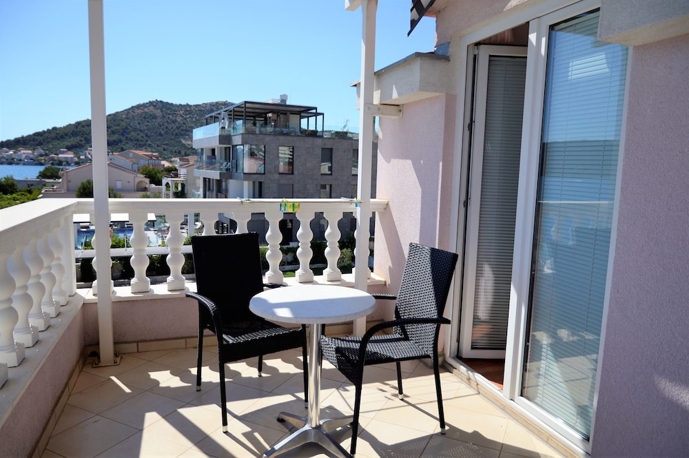 Bed & Breakfast by the Beach