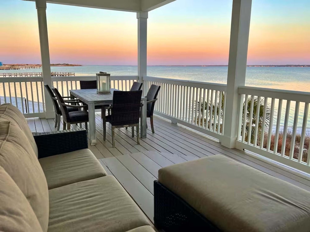 Pearl Hideaway