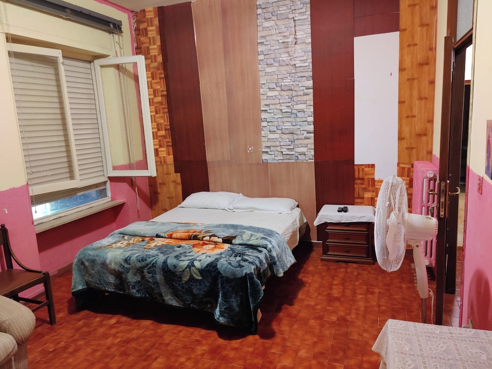 3 bed - Sleeps 6 - Mountain View - Parking - Pets