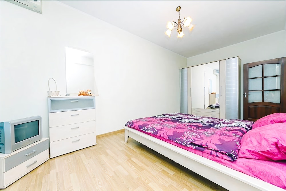 Hotrent Lesi Ukrainky 36B