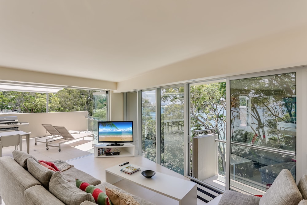 Little Cove Court