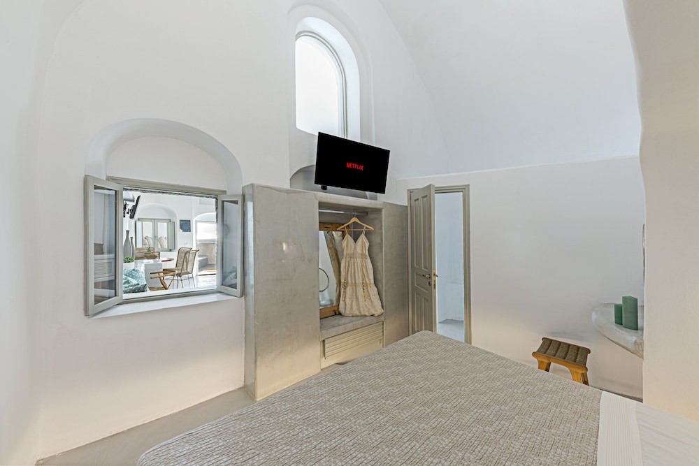 Kaleidoscope Imerovigli Suites photo 4