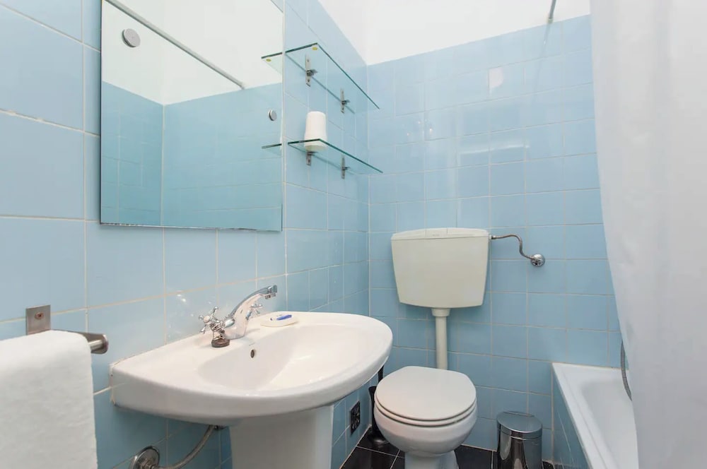 Historical 2-Bed Alfama Charm