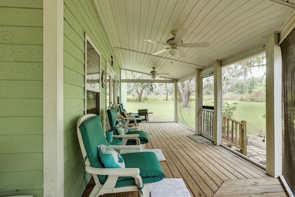 1/2 Mi to Sapelo River: Family Home w/ Large Yard