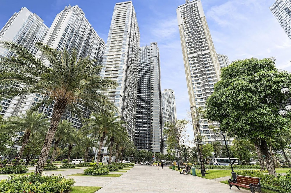 Apartment Landmark 81 by Urban Home