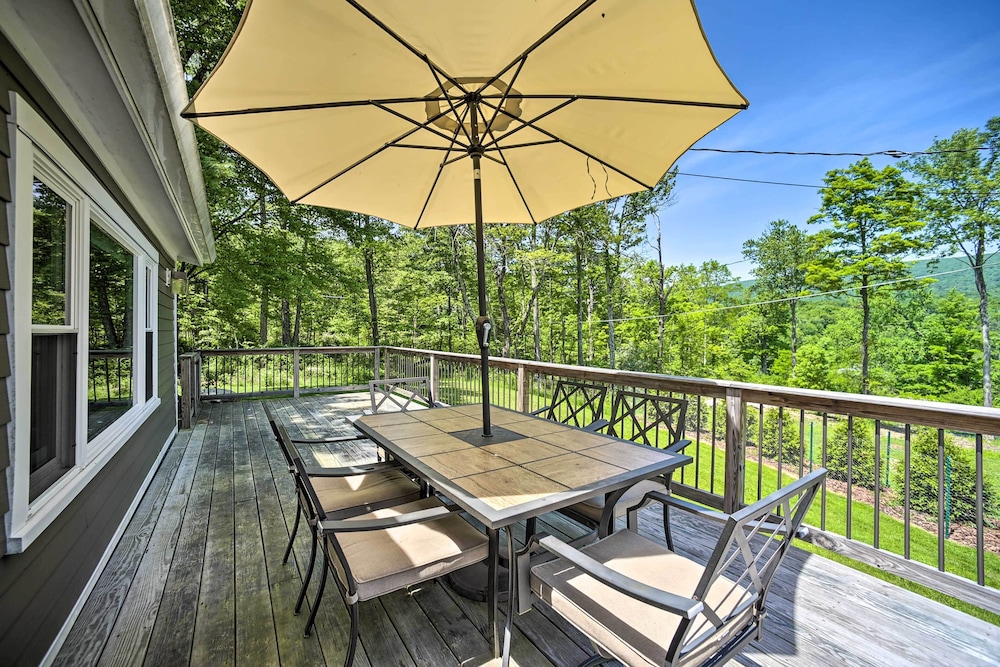 Charming Cottage w/ Deck: Mtn + Lake Views! view 4