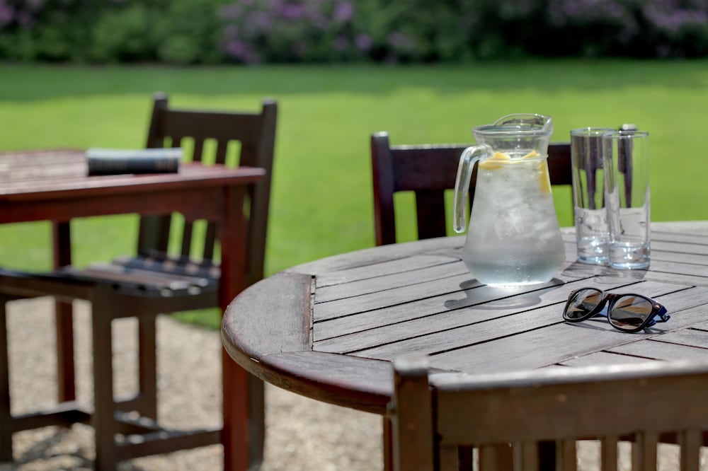 Harrow Vacations - Best Western Plus Grim's Dyke Hotel - Property Image 9