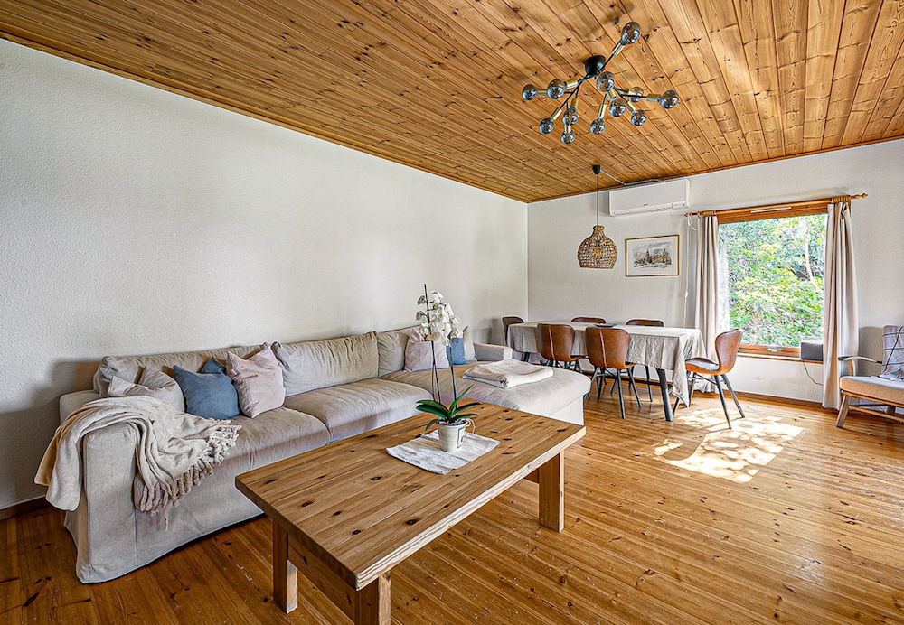 Dream Location With Lake View Near Brohof-golf