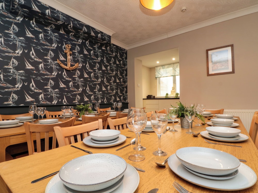 Sail Lodge