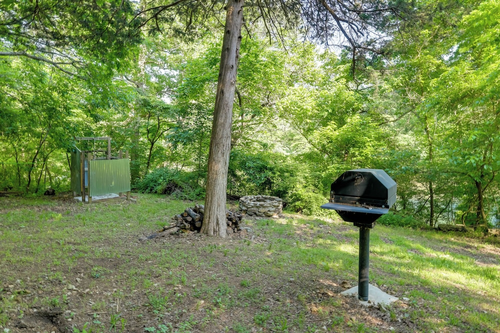 Creekside Nature Escape in Southwest Missouri