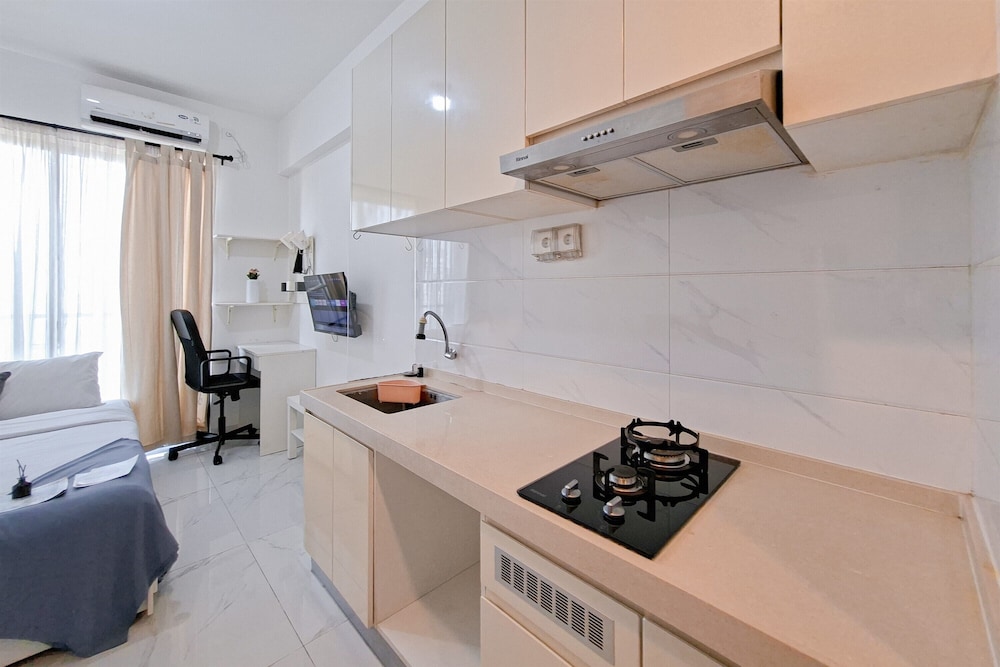 Studio Apartment Next To Mall At Sky House Bsd