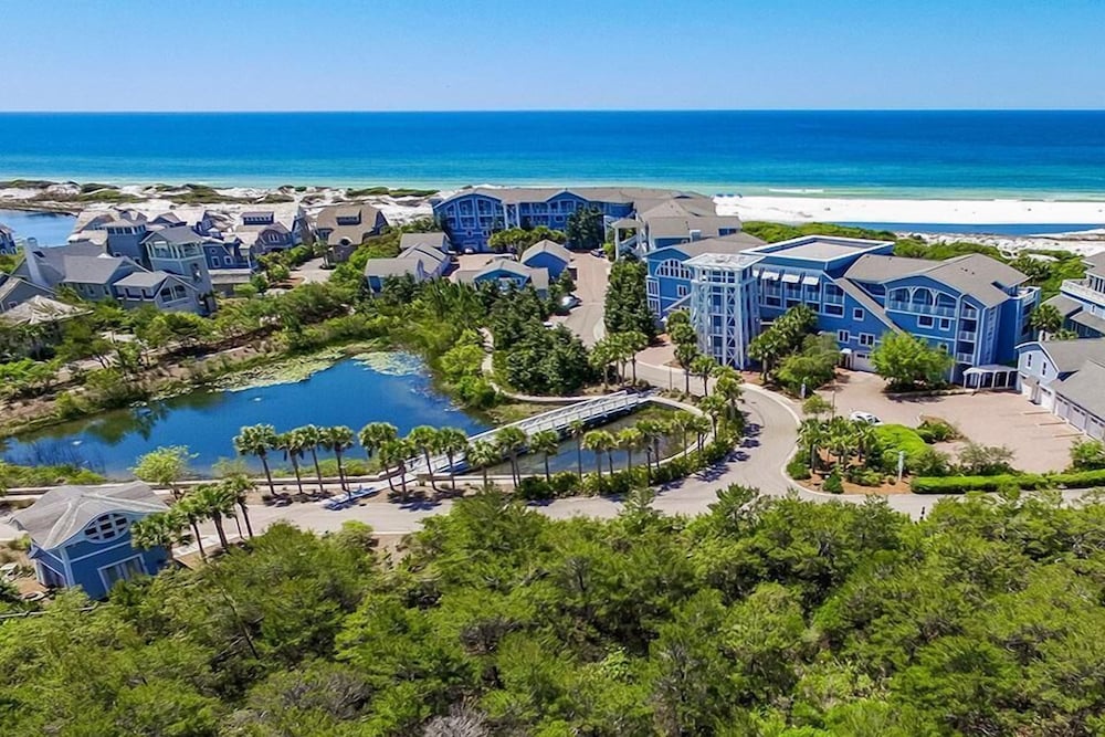 At the Waters Edge 4 Bd Holiday Home by Five Star Properties