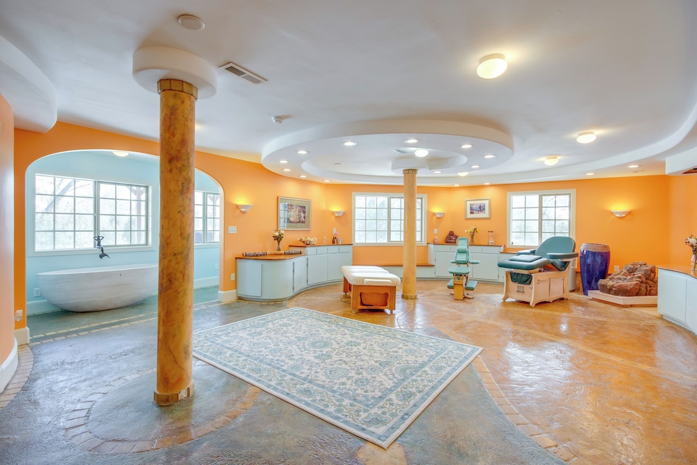 Spacious Yellowstone River Retreat w/ Trails!