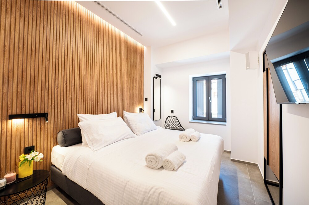 Cardamilia Suites