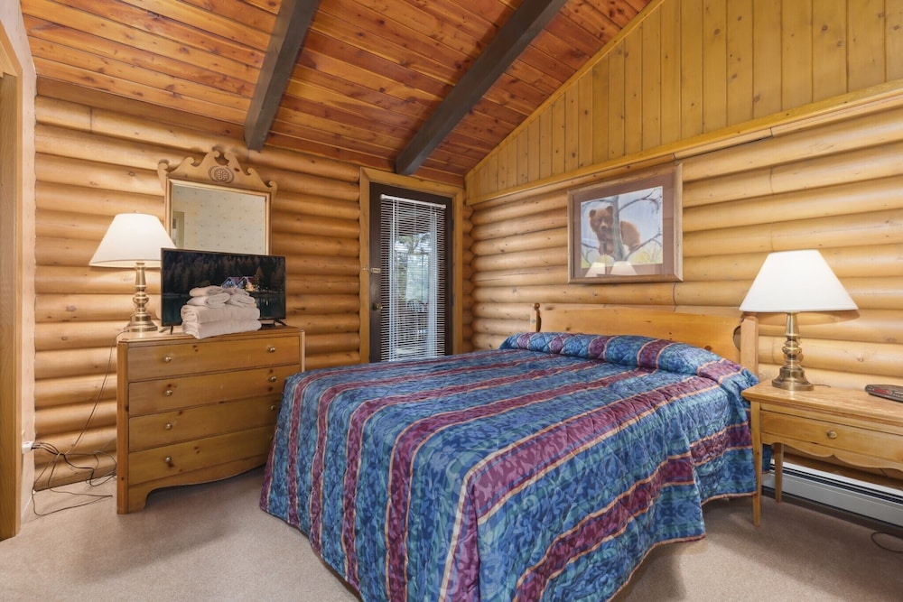 The Lodges at Breezy Point view 4