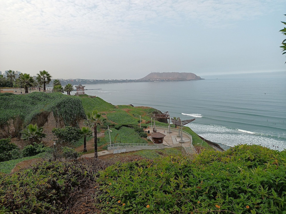 Redibuk - Luxury duplex 1BR Miraflores