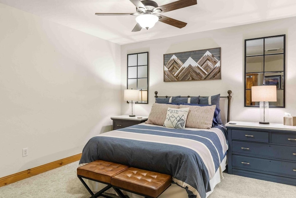 Mount Victoria Lodge #d 3 Bedroom Condo by RedAwning