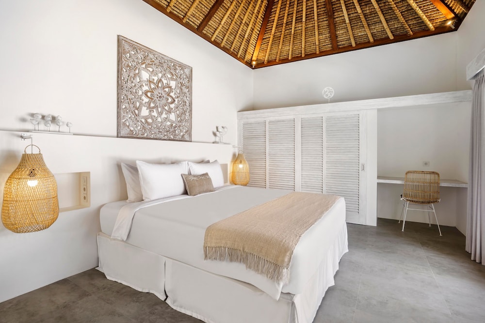 Villa Surga Blue by Alfred in Bali - Brand New 5 BR Pool Villa in the of Seminyak