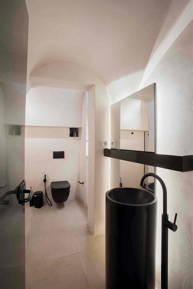 ArmonOia Suites