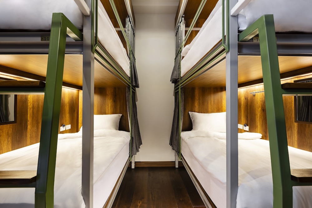 KhunLuang Hostel - Adults Only